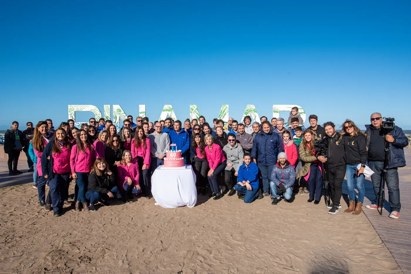 Equipo de Telpin en la playa de Pinamar
